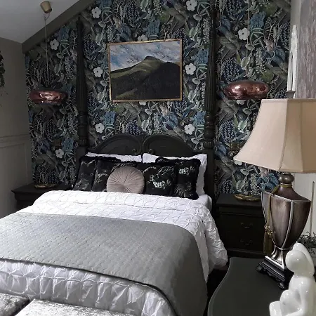 Ballybur Mews 1 *